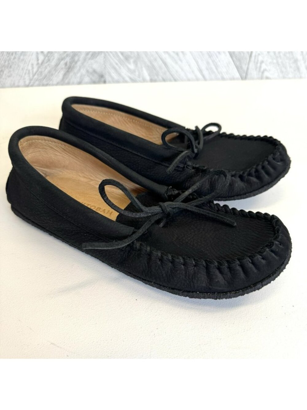 Manitobah Mukluks Mocassins Shoes Mens Size 7 (Womens 9) Black Moc Toe Slip On